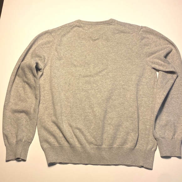 Grey Tommy Hilfiger sweater size medium - Picture 3 of 3